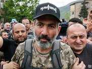 讓人很痛苦，亞美尼亞百姓親手燒掉自己的家園，很無奈！