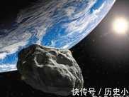 一顆小行星將與地球擦肩而過，不知會不會對地球外部構造形成傷害