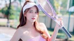 抹胸配百褶裙, 網球場上的女生, 不僅陽光活力, 而且性感迷人