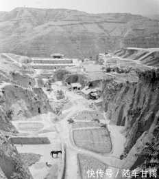 1944年山西臨汾窯洞生活舊影,真實呈現原生態的窯洞生活