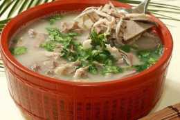 據說這道湯，是每個西北人藏在心中的一碗溫情——羊頭煮麥仁