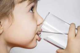 寶寶不喜歡喝水？學會這幾招，輕鬆讓娃愛上喝水！
