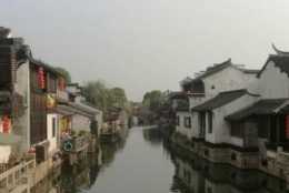 中國又一古鎮成“空城”，遊客逛一圈收6次錢，網友：怪不得要涼