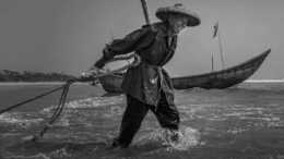 江蘇一漁民, 在秦淮河中撈出一把“飛來剪”, 其用途成謎