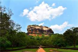 斯里蘭卡國王在石頭上造了一座皇宮,用了18年,被稱為世界第八大奇蹟