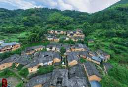 浙江最美古村落之一,風水堪稱一流,被譽為“金色布達拉宮”