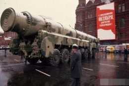 若俄羅斯極度缺錢，會出售核武器和相關技術、或者出售國土嗎？