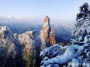 中國最大的天然大佛在海拔919米的山上，佛像高達200米