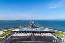 世界上最長的跨海大橋，全長55公里，被列入世界七大奇蹟之一