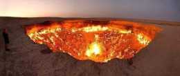 世界上有很多坑洞,第一名號稱"地獄之門",令人驚歎不已
