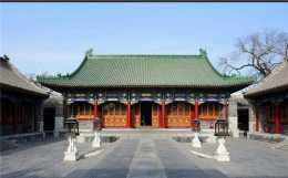 京城頭號豪宅佔地6萬平,一根柱子估價24億,主人名字家喻戶曉