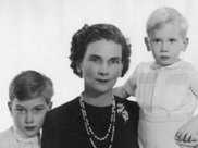 英國最長壽的王妃，送走丈夫、兒子和孫子，獨自優雅地活到103歲！