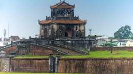 越南文化古蹟旅行攻略，看中越風格結合的宏偉建築！
