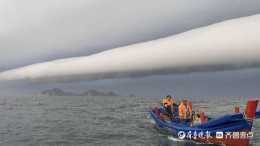 煙臺漁民撈參目睹奇雲當空，長島滾軸雲拍攝者講述經過